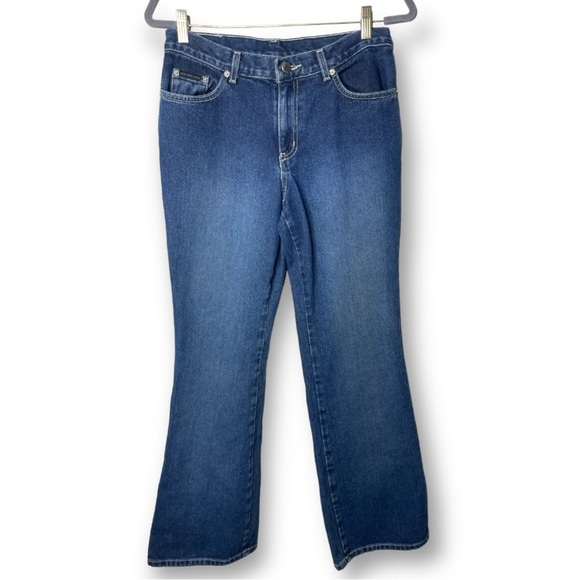 New York & Co Size 6 Medium Wash Low to Mid Rise Flare Minimalist Denim Jeans - Picture 1 of 9